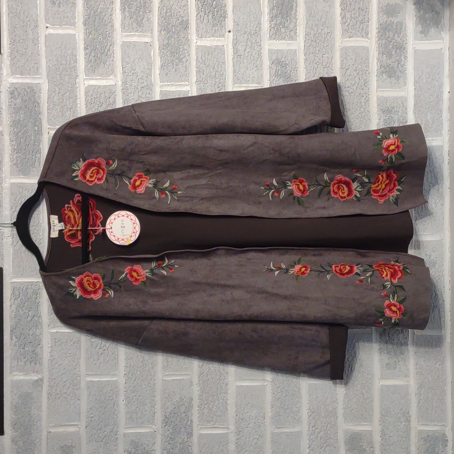 New Umgee Women's Charcoal Grey Faux Suede Embroidered Floral Cardigan Small